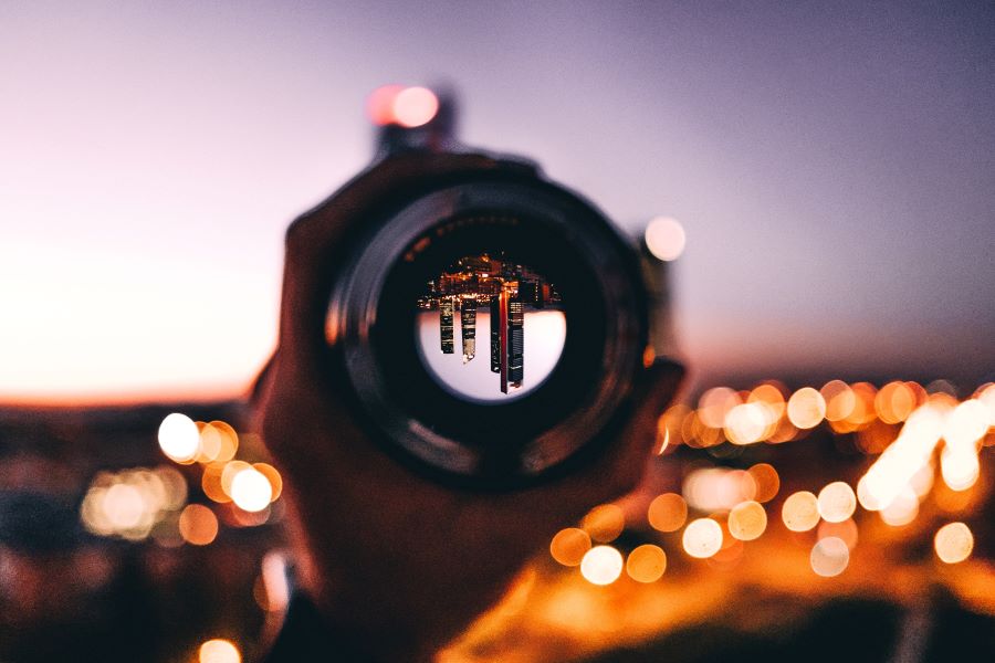 camera-flipped-perspective-city-lights