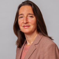 Lynn Oberlander Headshot